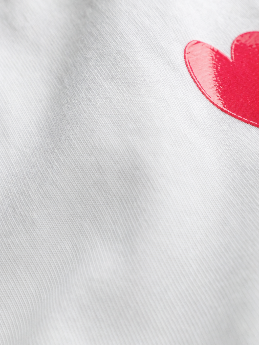 Be Autyst Endless Adore White T-Shirt – close-up detail
