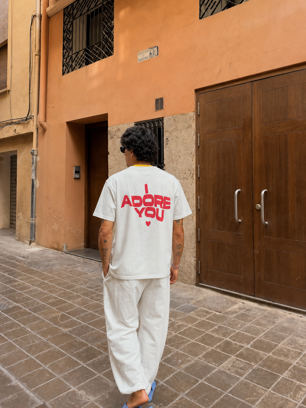 Be Autyst Endless Adore White T-Shirt – model back