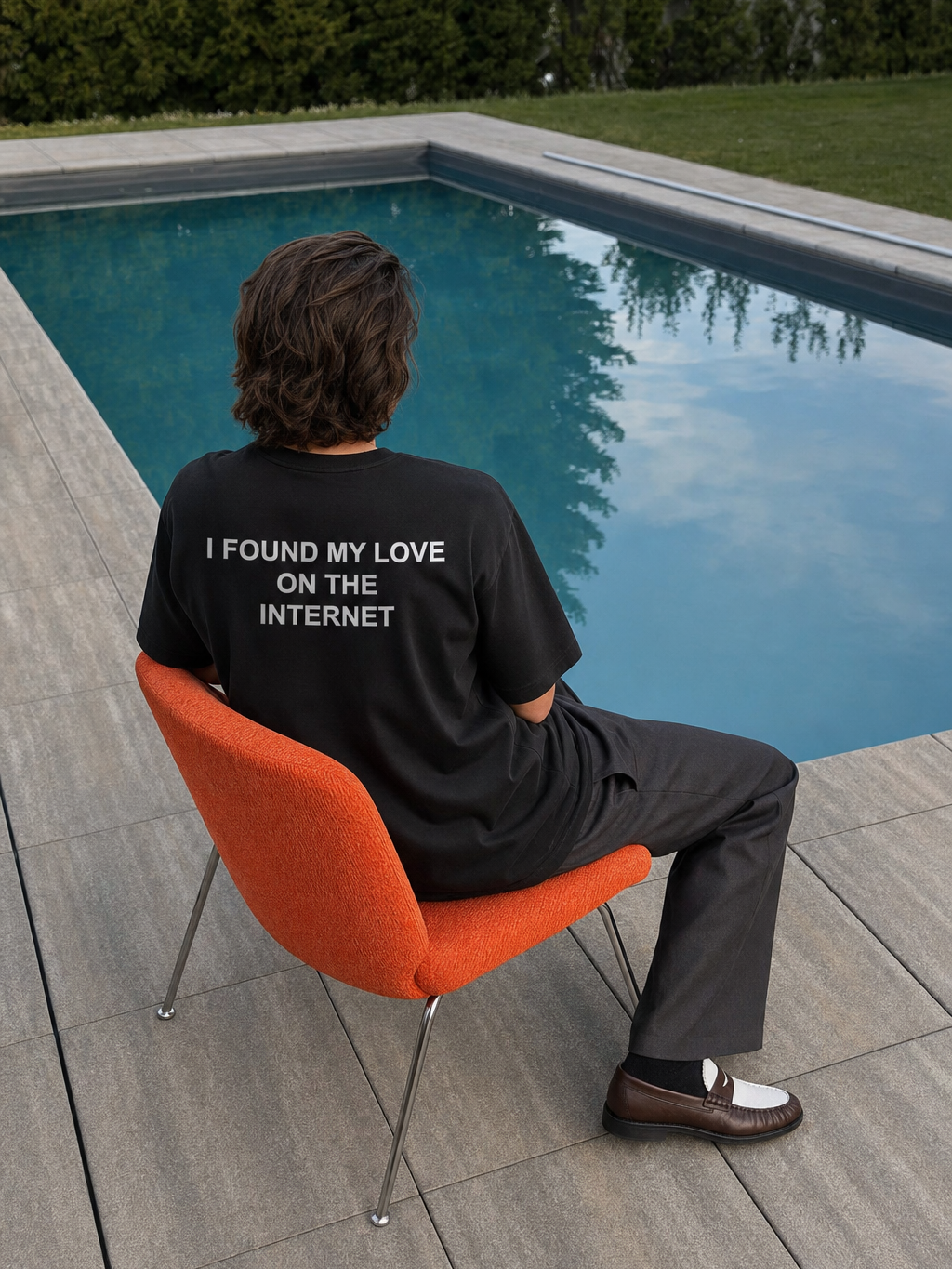 Be Autyst Connected Souls Black T-Shirt – model back