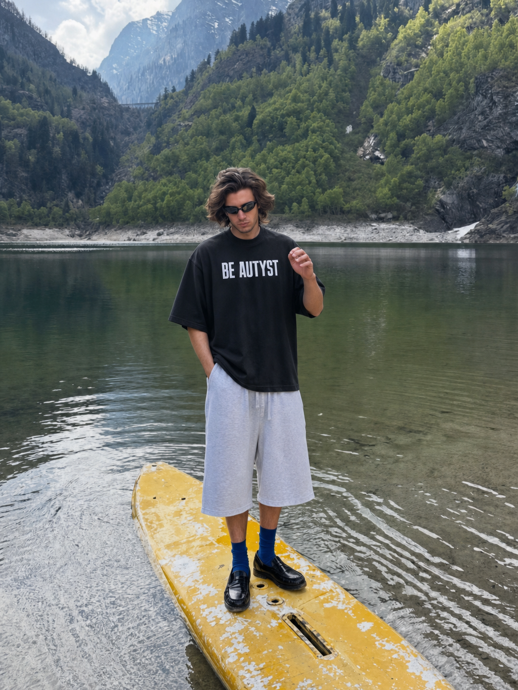 Be Autyst Solitude Black T-Shirt – model front