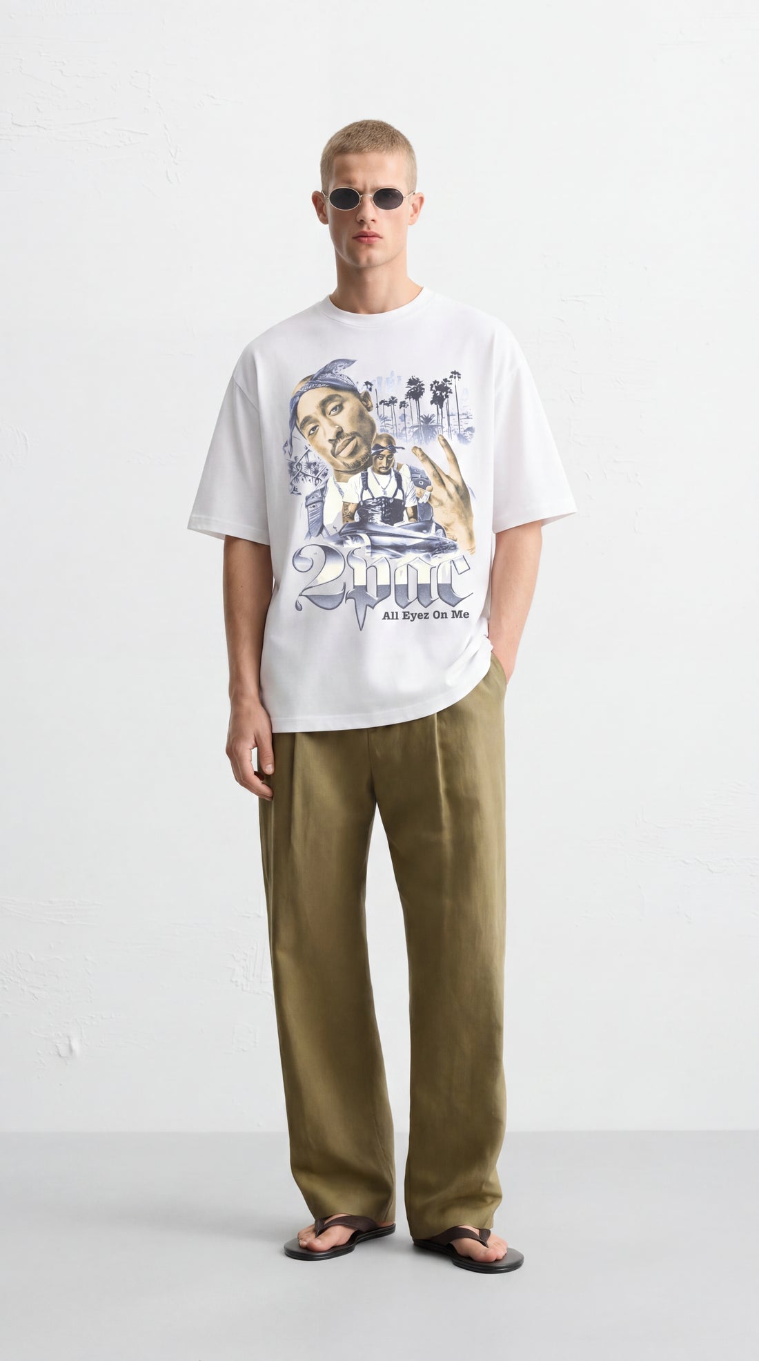 2 Pac Tshirt - White – model front