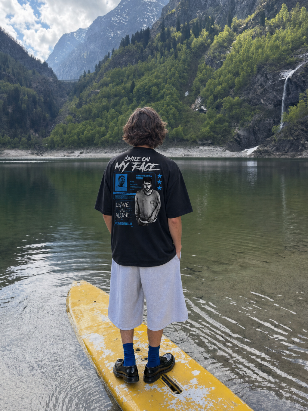 Be Autyst Solitude Black T-Shirt – model back