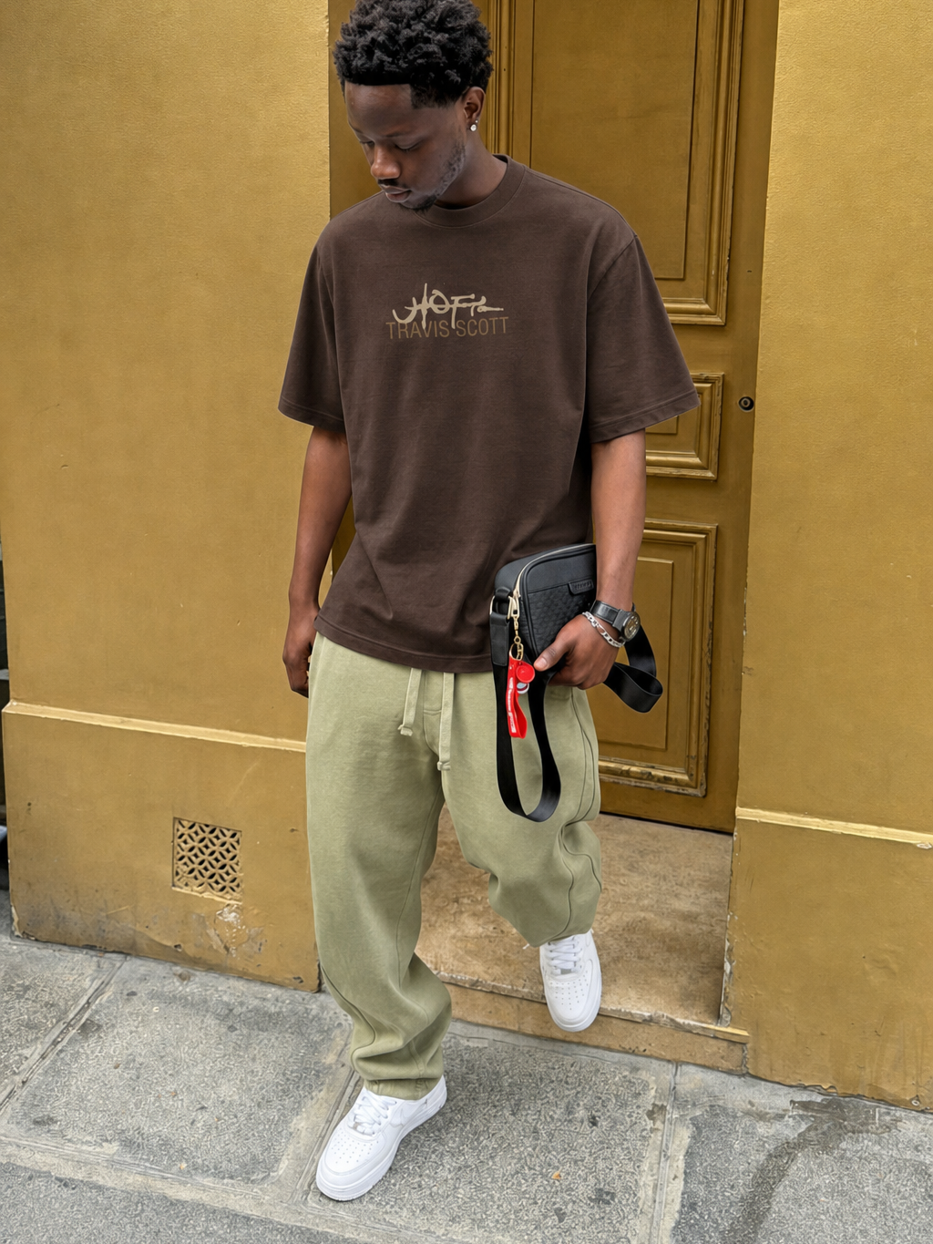 Be Autyst Maximus Legacy Brown T-Shirt – model front